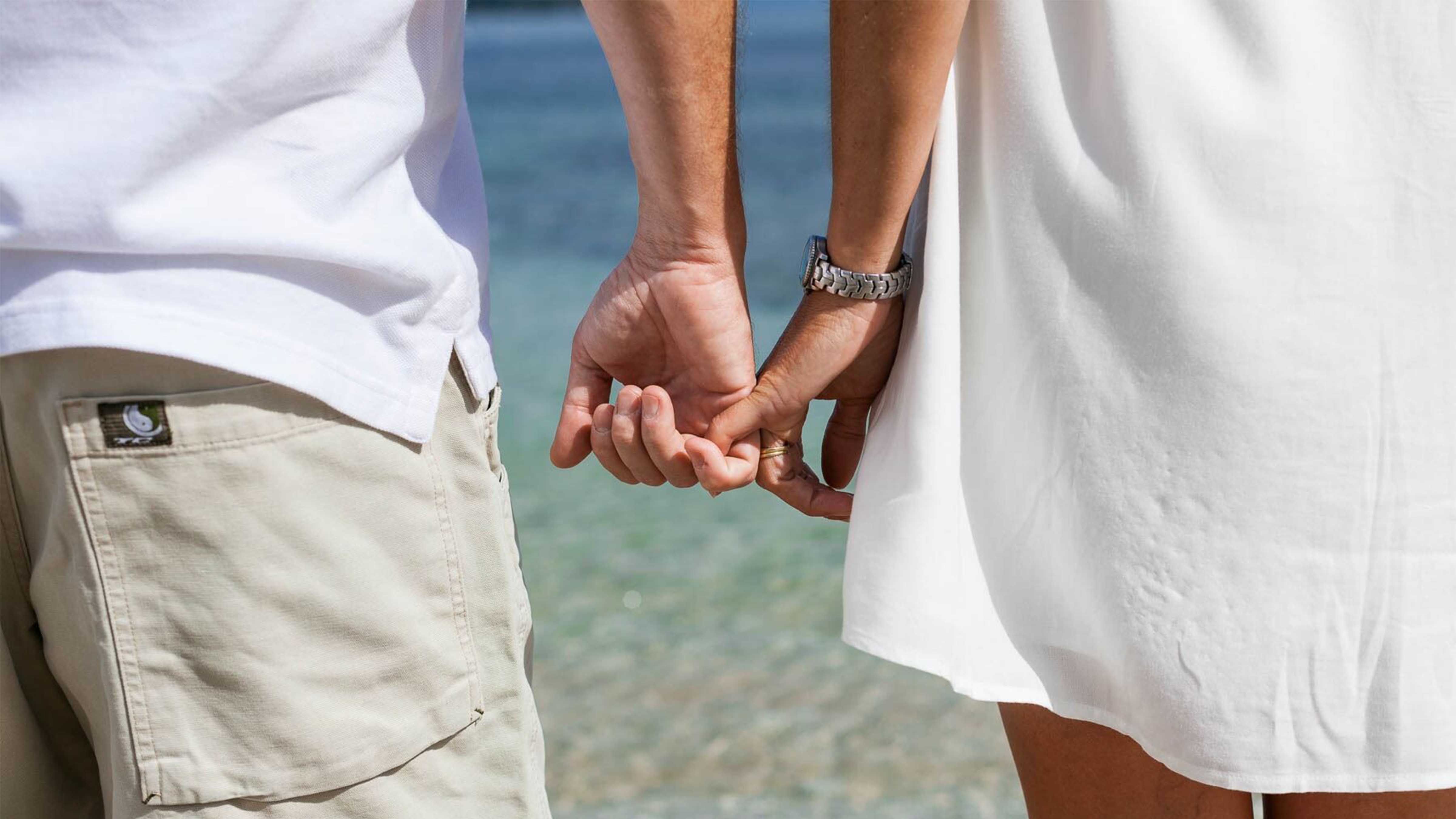 Gylly Beach Couple 1
