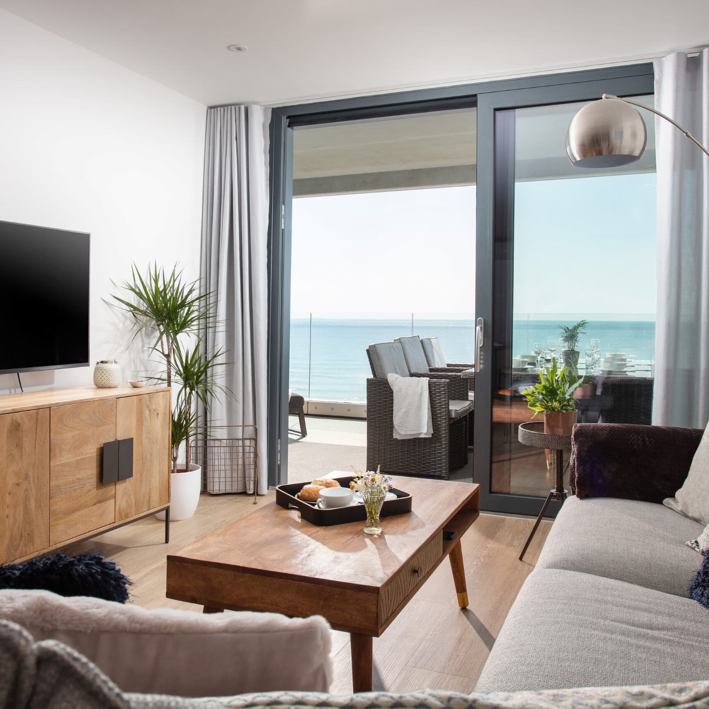 Liner Apartment Interior